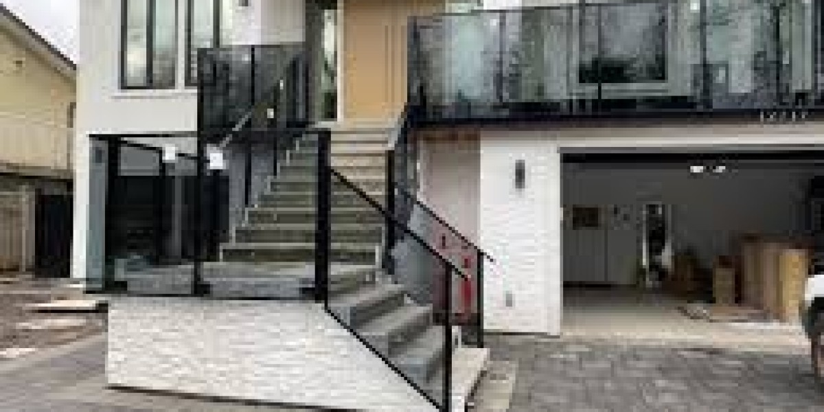 Custom Aluminum Picket Railing Design in Surrey