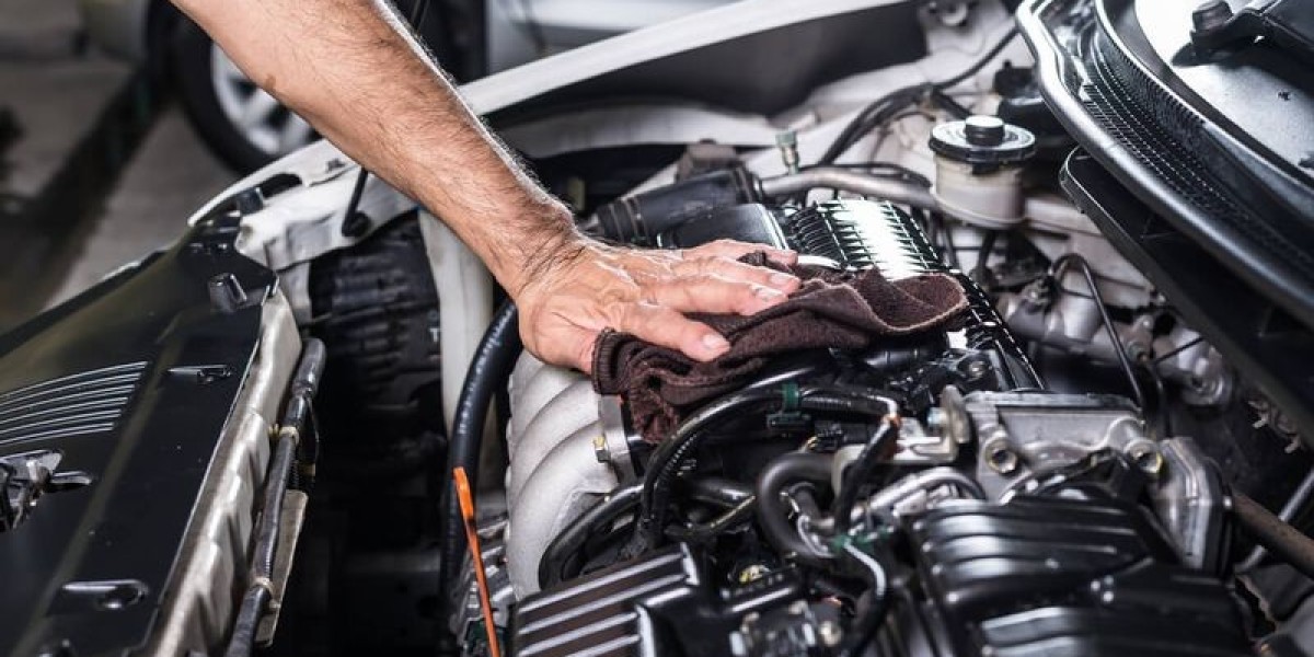 Engine Cleaning in Toronto Metropolitan Area