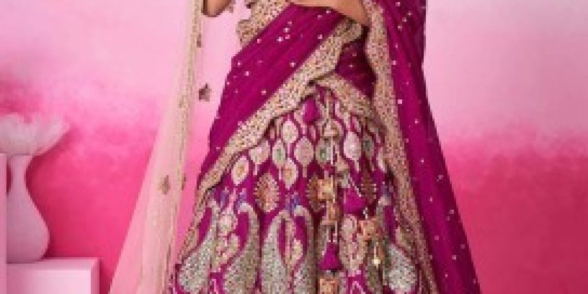 How Net Lehenga Saree Manufacturers Revive Glam