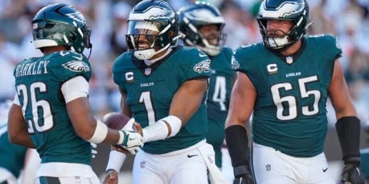 Eagles Doing exercises Camp Train Notes: Jalen