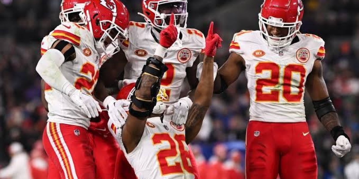 Chiefs Information 4/9: Clark Hunt suggests And