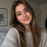 Amelia Jones Profile Picture