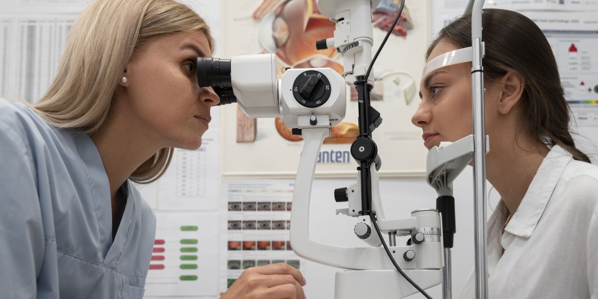 How Do You Know When a Cataract Needs Surgery?