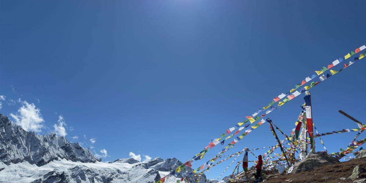 November to trek Everest Base Camp