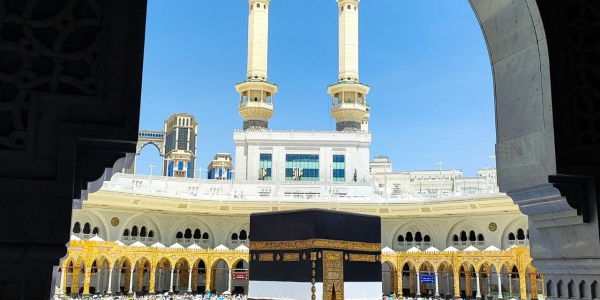 3 Star Economy Umrah Packages: What to Expect &
