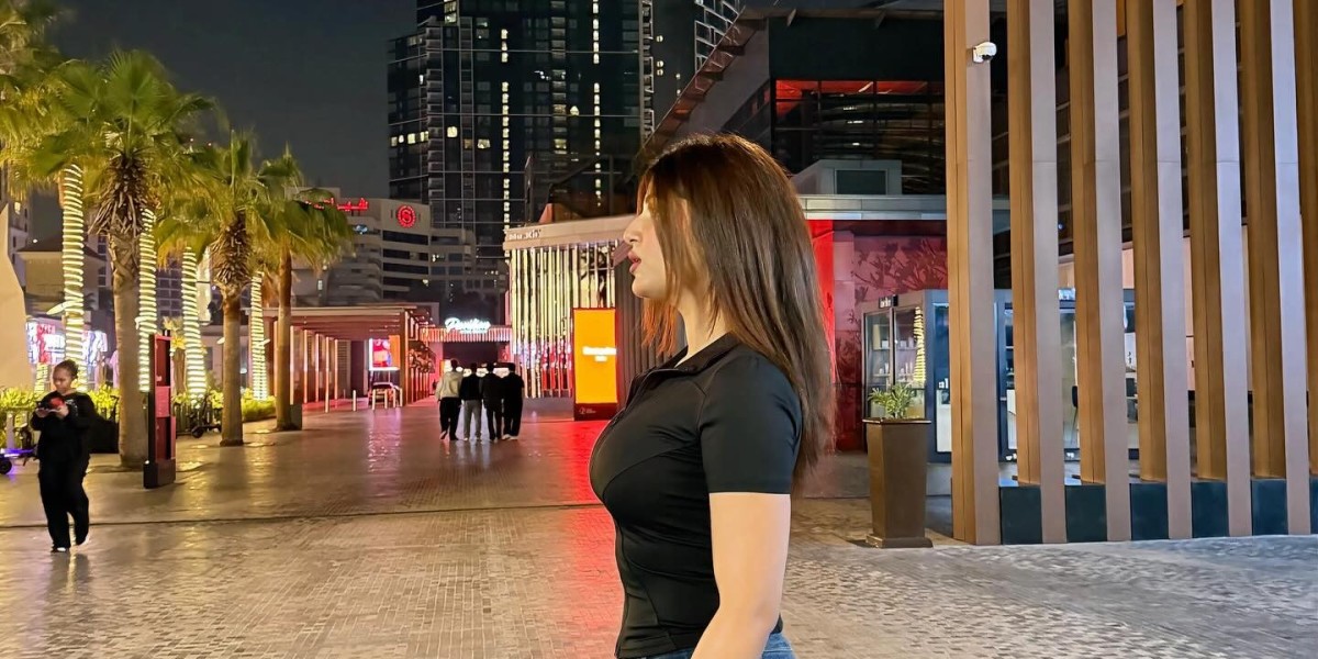 VIP Escorts In Dubai	+971568437574