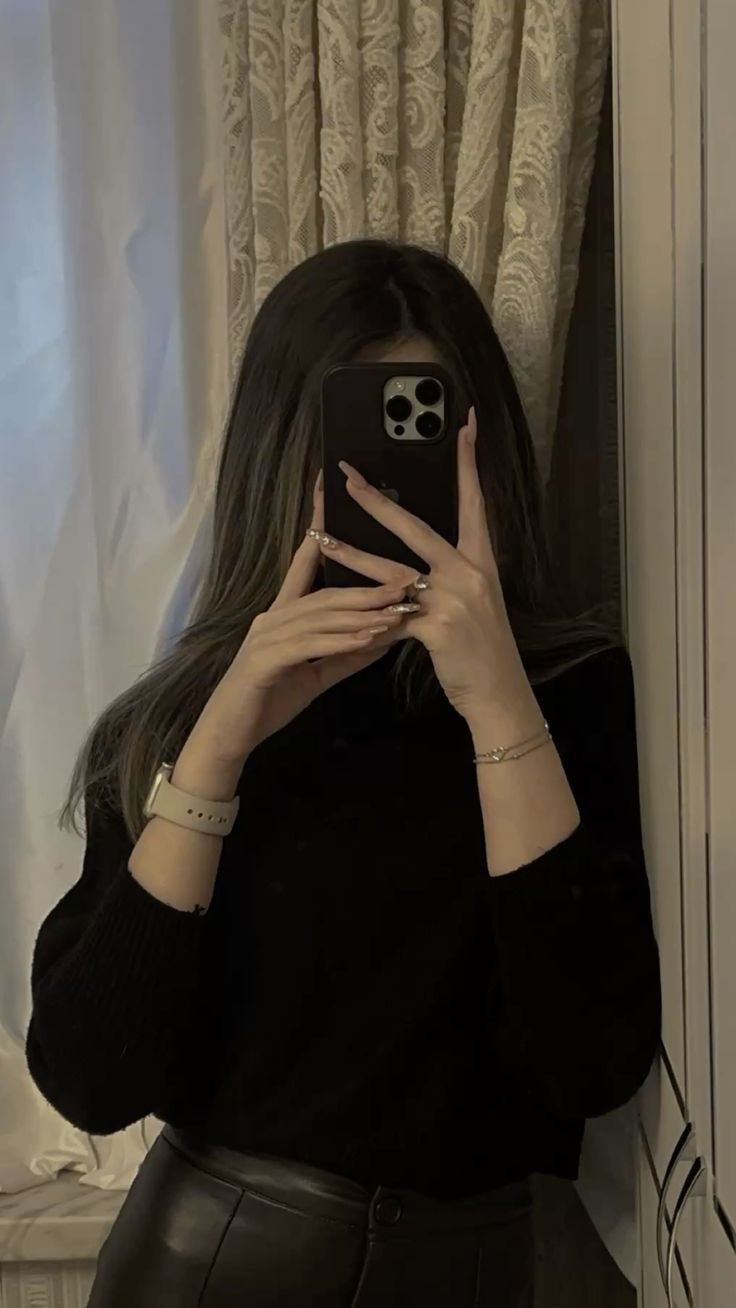 Elizabeth Profile Picture